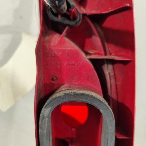 103271069-e7cb488a-7359-4d13-a6ff-0f9bce5b9146-Piece-Feu-arriere-principal-gauche-feux-7700308715-RENAULT-KANGOO-1-PHASE-1-59b691d510d469e14f7a79fd1bf9fd1bf453fd17974493341cbd66dd4ccd8493_m.jpg