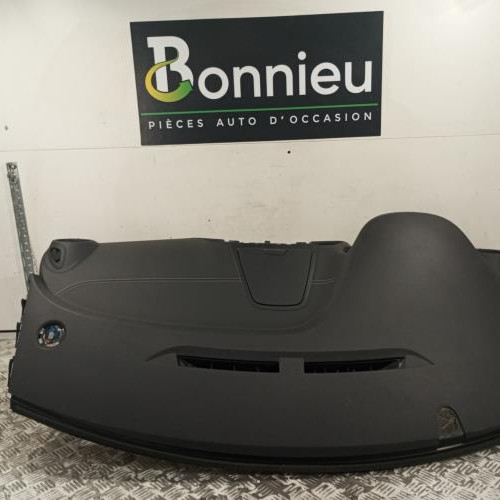 103513550-0a372806-706e-4356-9d33-c96b8e96c697-Piece-Planche-de-bord-complete-681008297R-RENAULT-CAPTUR-1-PHASE-2-584f22214cb2206ea06154adc2ad1889b02dced81aba3962a996f78193a49728_m.jpg