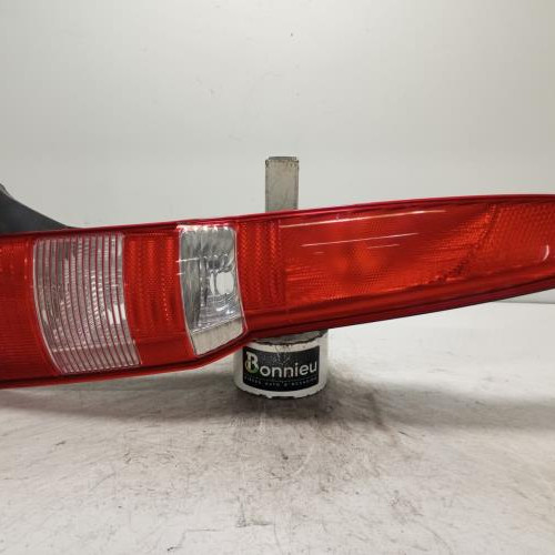 103613351-92a96238-4120-4c08-99db-e9ca5b706eff-Piece-Feu-arriere-principal-droit-feux-51763006-FIAT-PANDA-2-PHASE-1-bfd741dece2abce58c49a14f2ab02283b5ecb8cd093204427e2ae979f403c203_m.jpg