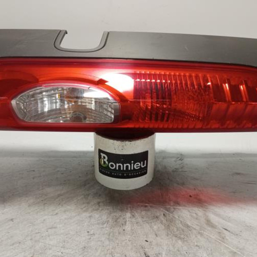 103652857-1271e378-960e-47e5-99b3-980f2b6d9dc2-Piece-Feu-arriere-principal-gauche-feux-93854431-OPEL-VIVARO-1-PHASE-2-d87930f773b9665992ed8ee1a5c66c981b71db7f5a41671ee93a3622d33a6422_m.jpg