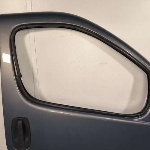 103652874-07cabb5b-3f3a-46ef-a5cb-e8336018593b-Piece-Porte-avant-droit-93194148-OPEL-VIVARO-1-PHASE-2-c2353b227f4fe0b57665c99dc406613cd8b22a5a3ceb7f7e7034328d057c7c0b_m.jpg