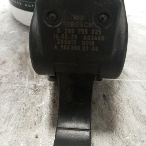 103665039-ac98cd81-8257-449a-a82a-67d572af7730-Piece-Potentiometre-de-pedale-de-gaz-daccelerateur-A9063000304-MERCEDES-SPRINTER-2-PHASE-1-93c17d1b36213f01e0b9d25ad360e9eceff272c6f32aa1b5fe784dc7af8776e9_m.jpg