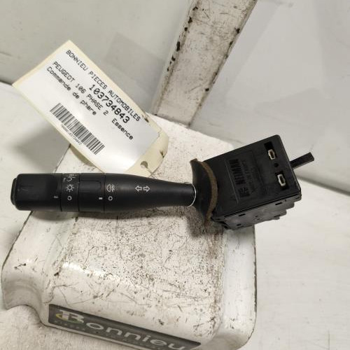 103734843-4ae12457-fca7-45b1-a645-b025a9d0b9f1-Piece-Commande-de-phare-4162P3-PEUGEOT-106-PHASE-2-6b73ff9b558822ec1e6610f750edecea6778b4afb26fdd9297302827941890ac_m.jpg