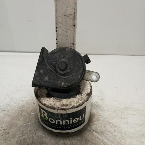 103758095-ff8103c8-1e7a-4ae5-95fd-25c01b2e42a5-Klaxon-13474460-OPEL-CORSA-D-PHASE-1-00d6190e81fb4da8c878fef4e5075b48eaedf388d30112e486c24959cf9cddb4_m.jpg