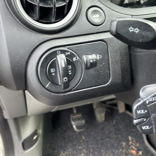Vehicule-FORD-FIESTA%25205%2520PHASE%25201-2003-e18150a69070b44e472a226b04b2fb908d9ca79c4b322db7c2097ad4c46493b5_m.jpg