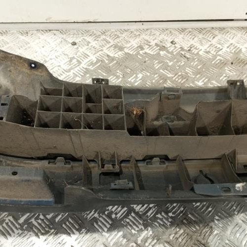103910608-c2546557-2ed9-42a1-9063-7f9a7c65cdee-Piece-Pare-choc-arriere-7701473628-RENAULT-CLIO-2-PHASE-2-8b10d9a92d5afb8955cab8fe9b188fdf00b5457d5fb4a66483620ec944ba7f70_m.jpg