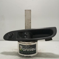 103911258-1dc7c558-12a3-4e59-ac9e-bcb7fa3326f5-Piece-Interrupteur-de-leve-vitre-avant-gauche-8200060045-RENAULT-CLIO-2-PHASE-2-8b8c4f987b9725a32c2ccdca88141a474f251d842ee40f2390f759699926b6ad_m.jpg