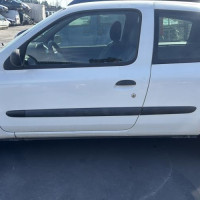 Vehicule-RENAULT-CLIO%25202%2520CAMPUS%2520PHASE%25201-2007-09b52339f7917328e7f2d4f8cacce608b65aa3abd4da385d7e47fbe8a9c4190e_m.jpg