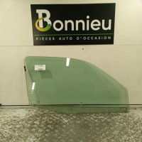 103915860-025baffe-0682-4371-83a2-8713abe39884-Piece-Vitre-avant-droit-8200143480-RENAULT-CLIO-2-CAMPUS-PHASE-1-70867ce44da6376929af09a26f89d52705ea58ac373beb4147845a9eb79baea1_m.jpg