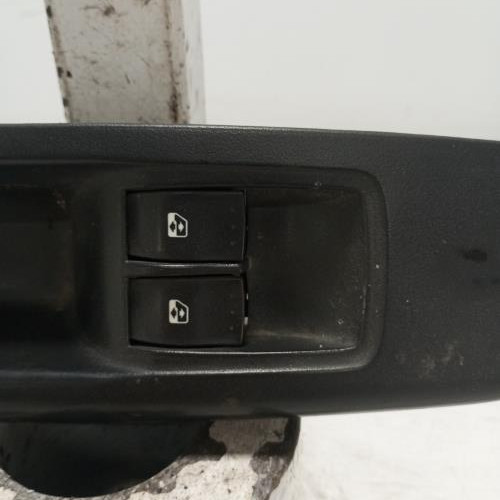 103917449-5a62ae23-c9cc-49fe-b408-3df491e64402-Piece-Interrupteur-de-leve-vitre-avant-gauche-8200542104-RENAULT-CLIO-2-CAMPUS-PHASE-1-903b9e5c3a626ea1ce51661e0c0342c717b586ca045e3a7ddcbb77e709c5257e_m.jpg