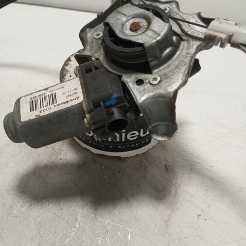 103917450-d6b60220-c27f-4f82-9930-1ca6df37a5b7-Piece-Leve-vitre-electrique-avant-gauche-7700842247-RENAULT-CLIO-2-CAMPUS-PHASE-1-282c9f62adb7374c327c75abdda343d87e054aa7f98c9c31a344bca7c0561925_m.jpg