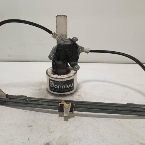103917450-78aba52c-6e8f-4edf-a10f-033fa23658e8-Piece-Leve-vitre-electrique-avant-gauche-7700842247-RENAULT-CLIO-2-CAMPUS-PHASE-1-d5a63d8882cbade03a375deaaef0c385fe2d0d2fb7d766f677c617dac75e473e_m.jpg