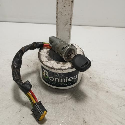 103917454-1cc28763-bf6c-419a-b256-6a4f2ae67671-Piece-Neiman-RENAULT-CLIO-2-CAMPUS-PHASE-1-718b3e5f6fd3f5d9bf2ea04c546d7876db89c2a7cd3ae226fc5d48da38729bc2_m.jpg