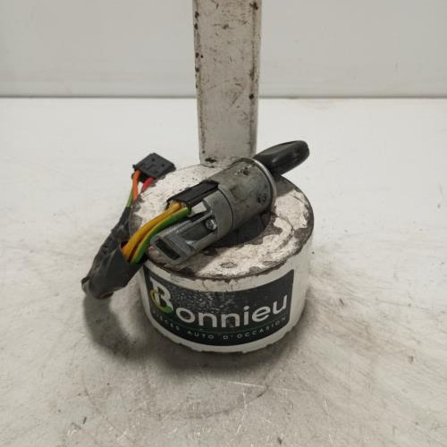 103917454-d8665944-ecd3-4047-afcc-b252b4f73638-Piece-Neiman-RENAULT-CLIO-2-CAMPUS-PHASE-1-84e9c966d7bad9bbe416ecbad08b71fcea7e3991dee193a828cfe3fa39ea6446_m.jpg
