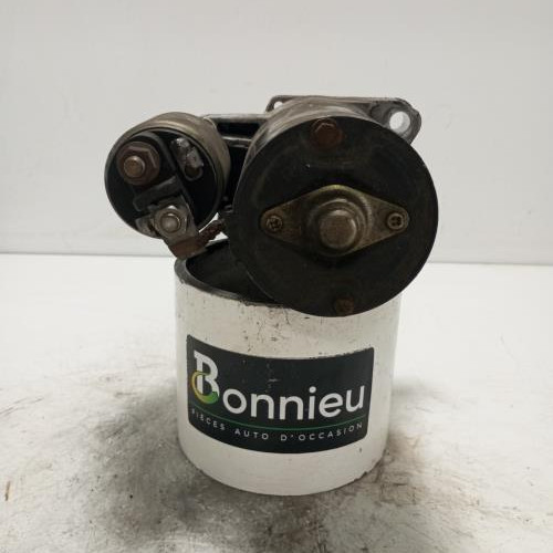104005583-31fa1e48-ad21-4582-bfba-3ce86a022758-Piece-Demarreur-8200369521-RENAULT-CLIO-2-PHASE-1-edd7468b6e9065bd987e3c615628f406a030739c23f74861b1a088fc2a20ca58_m.jpg
