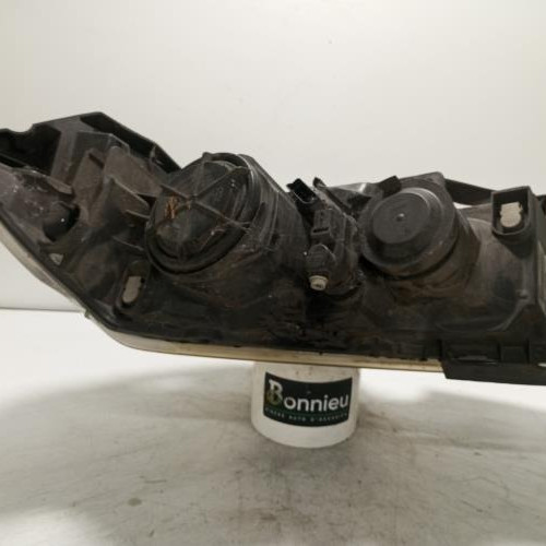 104040470-e8a4c7fc-5fef-43d1-8606-b331abf7d869-Piece-Optique-avant-principal-droit-feuxphare-260103726R-RENAULT-MEGANE-2-PHASE-2-5347395df6b90be4dc8aede9a821db72ea4d751980a362528a8707718a08ff29_m.jpg