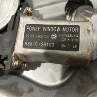 104054010-f8b72c9e-b110-4d13-902e-a149a0fe8f27-Piece-Leve-vitre-electrique-avant-gauche-8240526000-HYUNDAI-SANTA-FE-1-0697f581c07b3800aa93aa2c6816009dd83757e8868647ecb46609fe05142059_m.jpg