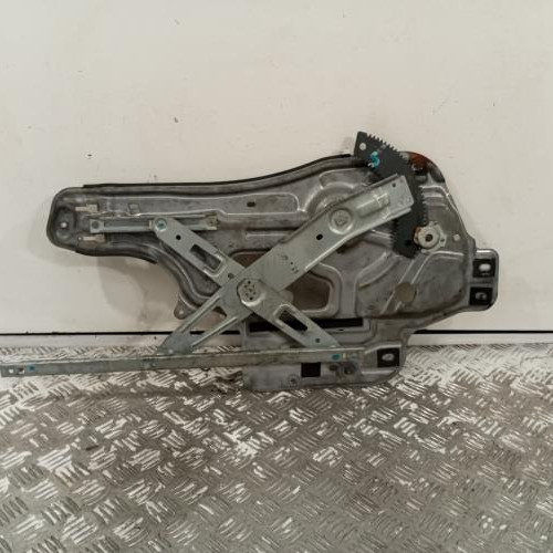 104054010-e624675a-085a-46a7-93ad-2c165fc00852-Piece-Leve-vitre-electrique-avant-gauche-8240526000-HYUNDAI-SANTA-FE-1-aa8903404adc0c2d2ea925e2baeb3cafa46701a99cae0c8902e56d2a1f21a6b0_m.jpg