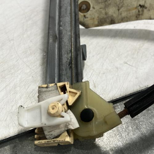 104224323-4a986e02-02b8-43c6-87c4-1b1770fe2919-Piece-Leve-vitre-electrique-avant-gauche-7700842247-RENAULT-CLIO-2-PHASE-2-06530071e7e2d3efca64e59cdf8a4a1b03b2cf214263fe56b969b327db2e5515_m.jpg