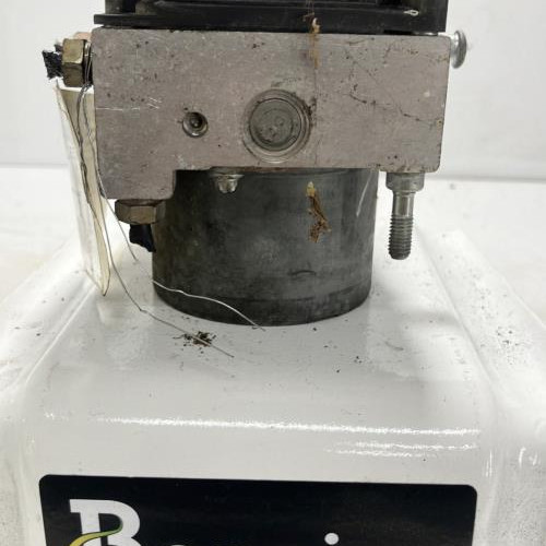 104224979-397febe2-1255-45d6-bc08-50dcf0d91868-Piece-Bloc-ABS-freins-anti-blocage-7701067629-RENAULT-CLIO-2-PHASE-2-50ce604e6dc2f9ea23dc8fba5b4b2d4d06a8c72770efb937449a62c6de5612e1_m.jpg