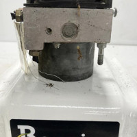 104224979-397febe2-1255-45d6-bc08-50dcf0d91868-Piece-Bloc-ABS-freins-anti-blocage-7701067629-RENAULT-CLIO-2-PHASE-2-50ce604e6dc2f9ea23dc8fba5b4b2d4d06a8c72770efb937449a62c6de5612e1_m.jpg