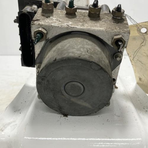 104224979-ae6a0a5b-e28e-416b-afd5-aff15b092e49-Piece-Bloc-ABS-freins-anti-blocage-7701067629-RENAULT-CLIO-2-PHASE-2-9836e68786720bc8273366e618f669dbbf0bb9a043776861620a1d2f9f23ad28_m.jpg