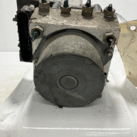 104224979-ae6a0a5b-e28e-416b-afd5-aff15b092e49-Piece-Bloc-ABS-freins-anti-blocage-7701067629-RENAULT-CLIO-2-PHASE-2-9836e68786720bc8273366e618f669dbbf0bb9a043776861620a1d2f9f23ad28_m.jpg
