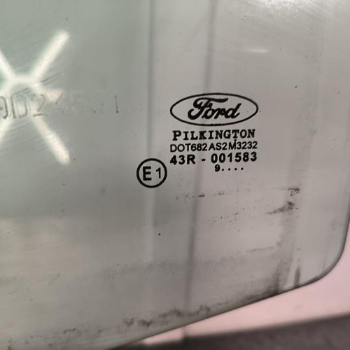 104228370-771c7413-3370-4b42-8b2b-6b36e6a83ab0-Piece-Vitre-avant-gauche-1542424-FORD-KA-2-PHASE-2-290964e1f7e99bfcb83ba022fdd350ba2a9661ad399b669be7b2aedded87829f_m.jpg