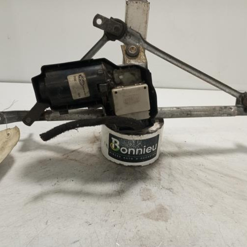 Moteur essuie glace avant