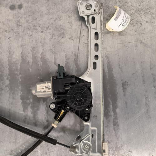 104466819-a8f015c4-c94a-433a-b169-d2534ec20272-Piece-Leve-vitre-electrique-avant-droit-807201773R-RENAULT-TALISMAN-375e18f36f24bac0a0bd4001da357cd948d8414770431eab71ef6e5c0483b05c_m.jpg