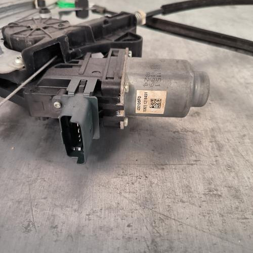104466821-9f063f20-47f6-45b6-911d-da6bc91ddebc-Piece-Leve-vitre-electrique-avant-gauche-807219613R-RENAULT-TALISMAN-8e0eb6d13142713a2727518f7ec74181d7b4cdc2e17d9efa3ce55ed625b9ba4c_m.jpg