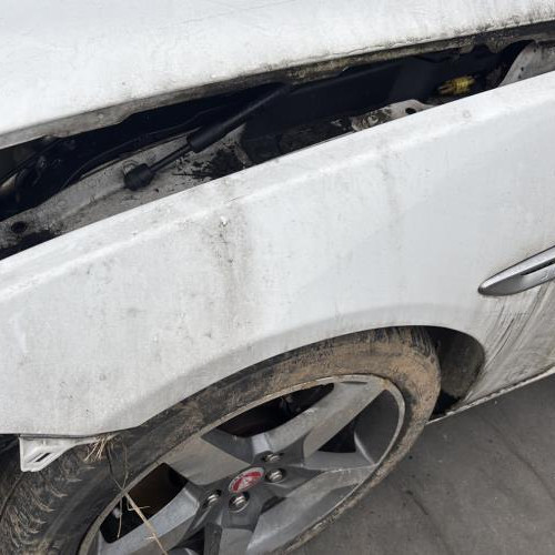Vehicule-JAGUAR-XE-2016-5665f7f0f476dccc3b07f7549cb13fd655adbcfdccb3739c41523380c14340e3_m.jpg