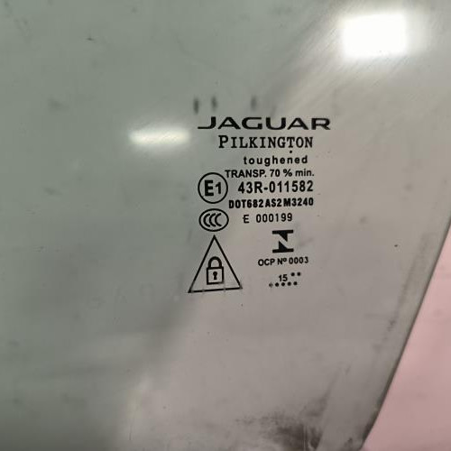 104472289-a1a684b4-6479-432f-a981-4a6b697b4339-Piece-Vitre-avant-gauche-T4N3103-JAGUAR-XE-2d93261d3519b234ef43b1ff68c8c0ee87a6a17d60d92953255e877b8ae0bde3_m.jpg