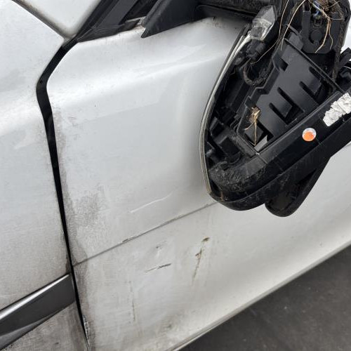 Vehicule-JAGUAR-XE-2016-964c28265f9383a43080d50e82e02494630379cedc5dd47361a1f1088d6ca844_m.jpg
