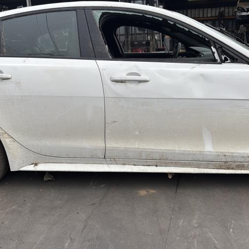 Vehicule-JAGUAR-XE-2016-fe60a2330b448f19ba86d02d048825acba552069e3f29fbba78cbe9e86745c07_m.jpg