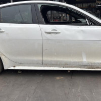Vehicule-JAGUAR-XE-2016-fe60a2330b448f19ba86d02d048825acba552069e3f29fbba78cbe9e86745c07_m.jpg