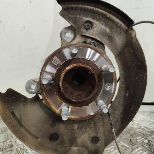 104473320-a07d5c7f-73b7-44e6-a609-aab888695319-Piece-Fusee-avant-droit-T4N23262-JAGUAR-XE-31b108246351761efa245ff2e0357705aa088caabd5b3632323a23a3ddf06333_m.jpg