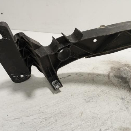 104967989-c764530e-6758-43b9-88d5-99052922e62a-Piece-Support-de-phare-gauche-tole-14153510-BMW-SERIE-1-E88-CABRIO-cc55eb1608ae7963ddb803177f2397c9bbb7852ba6f080cc4e2fcc8dca293fcd_m.jpg