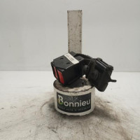 105052037-8d179130-1979-4cb2-bcf6-8033287cabc1-Piece-Attache-ceinture-arriere-droit-RENAULT-CLIO-2-PHASE-1-c9d08dce7fb77000035e8bca8578218ae3e634b316518c92bbb55730b9d03702_m.jpg