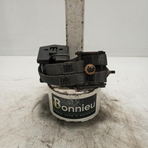 105052037-ca4c363f-7d96-4c9d-9638-f45cca99c6c0-Piece-Attache-ceinture-arriere-droit-RENAULT-CLIO-2-PHASE-1-a64d5d09e25539babf7b04f083262df7c7869b8a6c4fe312eba8c2dbbe3fa5a7_m.jpg