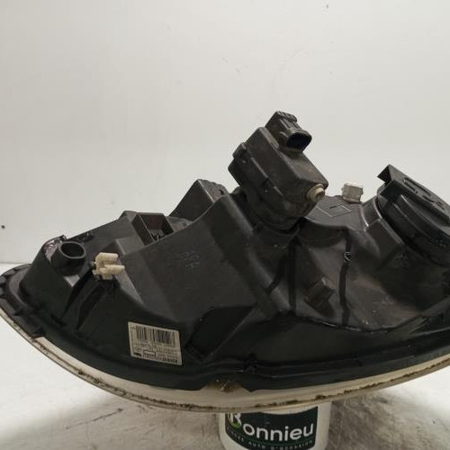 105053853-616fc788-5bff-44e6-b02d-905beab5b8d6-Piece-Optique-avant-principal-gauche-feuxphare-260602069R-RENAULT-KANGOO-1-PHASE-2-8e153a468807cd53f4eaa024c2b8cc1caa22d5d3997a81761916b064c82a55da_m.jpg