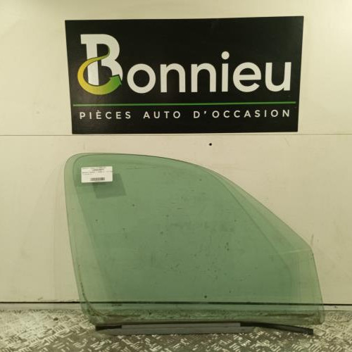 Vitre avant droit