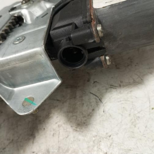 105054136-630e9f4f-9304-482b-af34-d7c408bad471-Piece-Leve-vitre-electrique-avant-droit-8200188551-RENAULT-KANGOO-1-PHASE-2-05e3fb9f89439f28b42e124c761d70ce9649879ce64203d5f19ea9bb16ccfff4_m.jpg