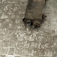 105145165-6052e015-4d81-4cd8-b2d1-149047c94e7d-Piece-Bloc-electrique-de-frein-a-main-360105231R-RENAULT-SCENIC-2-PHASE-1-350a5334b0f30830c280f174bc4c71a559af724976c39ecb5020db2469df295a_m.jpg