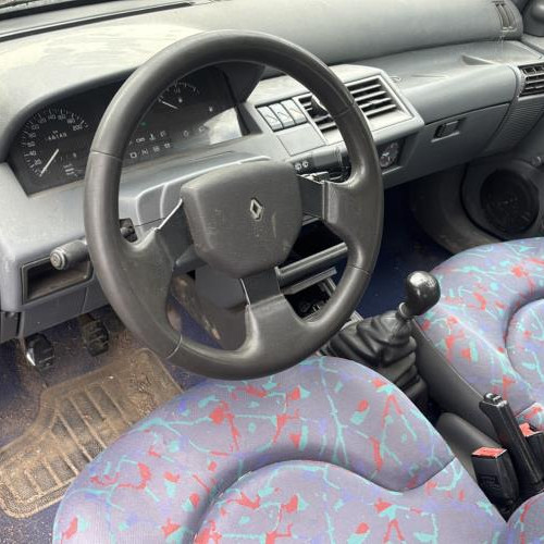 Vehicule-RENAULT-CLIO%25201%2520PHASE%25201-1994-53cdc4a207bd41e7e61b5da0b838672e29e3508a1de72ffbb043bbd52f44cb75_m.jpg