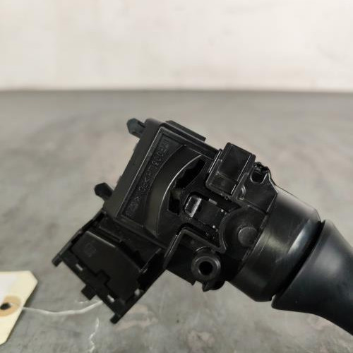 105199422-9522dc62-9910-4fd8-9f9d-ba801a0e9b06-Piece-Commodo-dessuie-glaces-8465202410-TOYOTA-AURIS-1-PHASE-1-6ccd39ac47b266a3441206bbf19edbce26ee1804d2220cb7c937d8d4dd8f513d_m.jpg