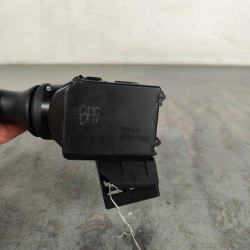 105199422-bcf7addf-4ac9-41d8-9e9a-5198822da0c8-Piece-Commodo-dessuie-glaces-8465202410-TOYOTA-AURIS-1-PHASE-1-32a9497771c976886b4beda5b346438735d3d86c1d98fc84d399fe7e425fd419_m.jpg