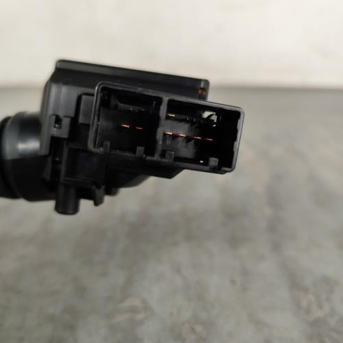 105199422-f3451329-f215-496c-a32c-74359d23e9a4-Piece-Commodo-dessuie-glaces-8465202410-TOYOTA-AURIS-1-PHASE-1-8114c14fabda9d8a38fd0c6369f541e3a62d85a4d08d755c8415ee2b93d008de_m.jpg