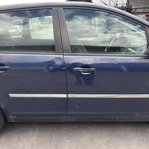 Vehicule-FORD-C-MAX%25201%2520PHASE%25201-2004-69ecdbe00ca9a3cedde61696a2821785cd7f1338b138f790f17208e9e5da961c_m.jpg