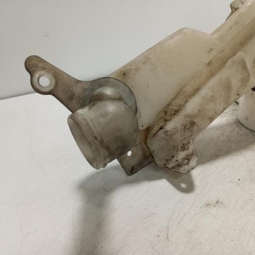 105223842-c0772c4d-9098-452b-a503-46b28ee4fdc0-Piece-Vase-de-lave-glace-FORD-C-MAX-1-PHASE-1-030dec69902b94a6e53880ddae394cf52afcff4bc8269856a45afced594be244_m.jpg